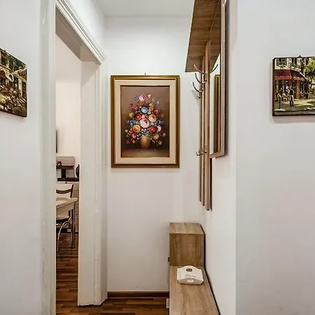 Intimate Place In The Old Town Of * Bucureşti